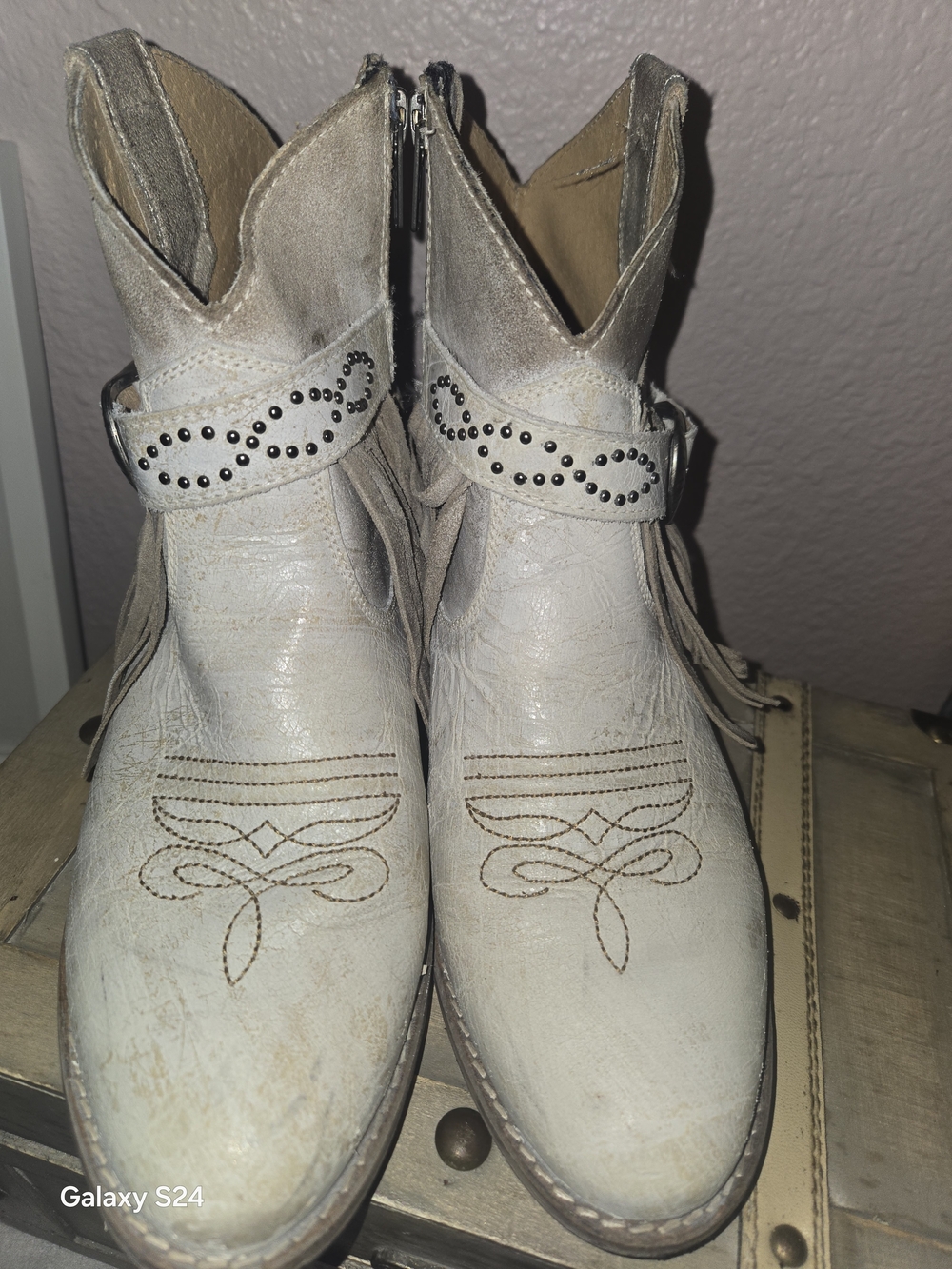 Fringed Ankle Booties with Studded Buckle Womens 9 Leather Sterling River - Picture 2 of 8